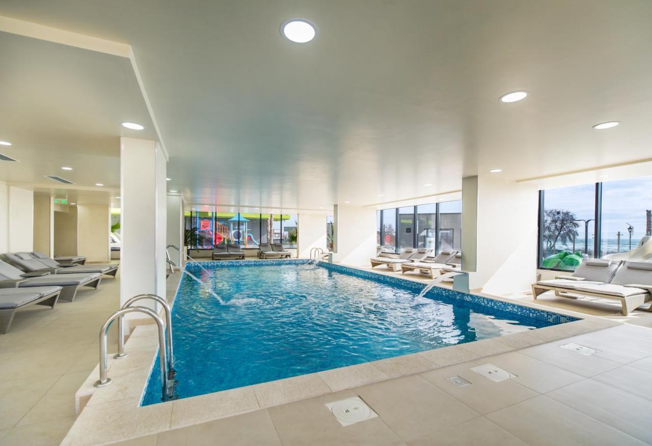 Summer Studio Spa N Pools Beach Resort Năvodari Eksteriør billede